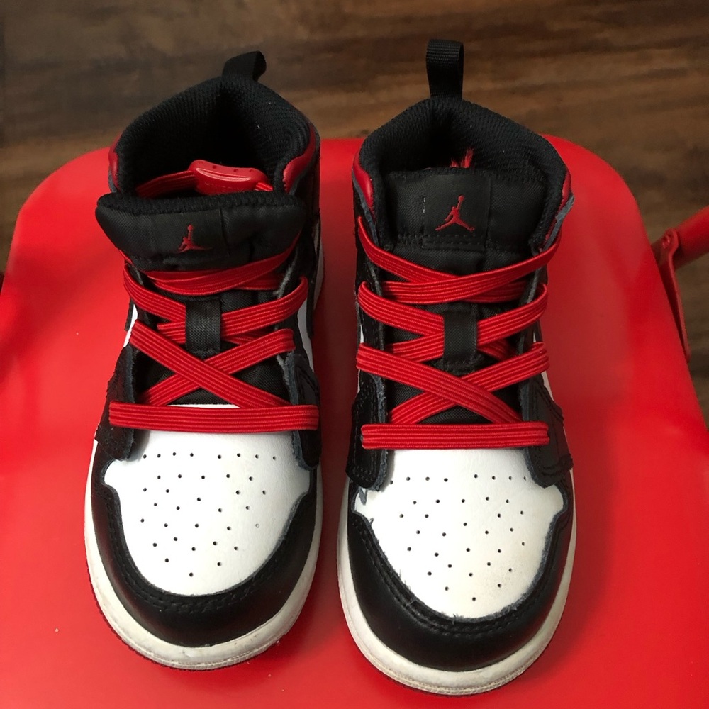 Nike Air Jordan 1 Mid Toddler Sneakers